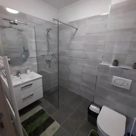 Gizella Διαμέρισμα Balatonalmádi